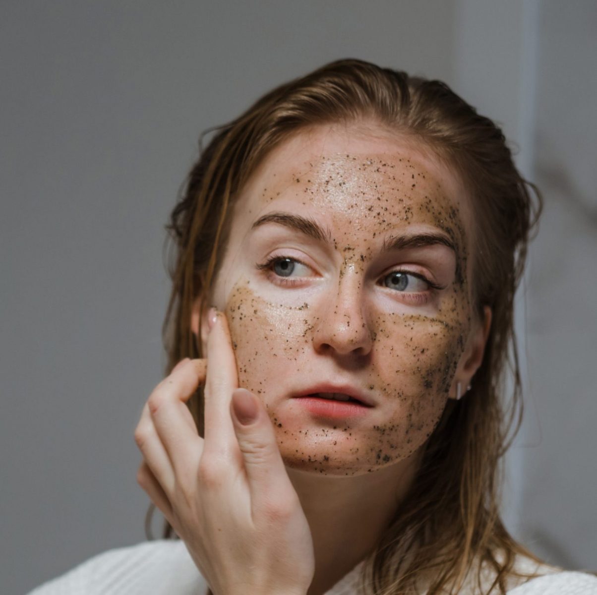 Daily Skincare Routine to Prevent Acne Breakouts